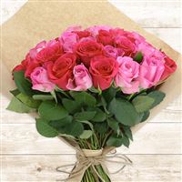 Bouquets ronds : 50 roses en camaïeu rose